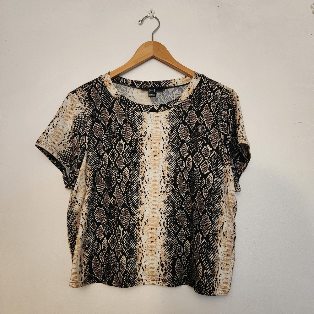 🐍 Forever 21+ Snake Print Crop Top 🐍